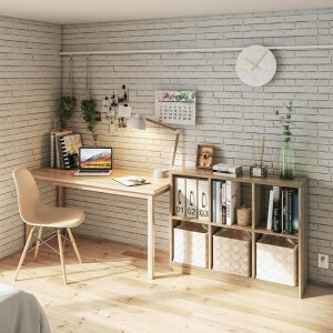 Personne organisant son environnement de travail afin de réduire la charge mentale et d'améliorer sa concentration